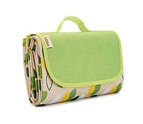 Foldable beachmat leaves yellow-green